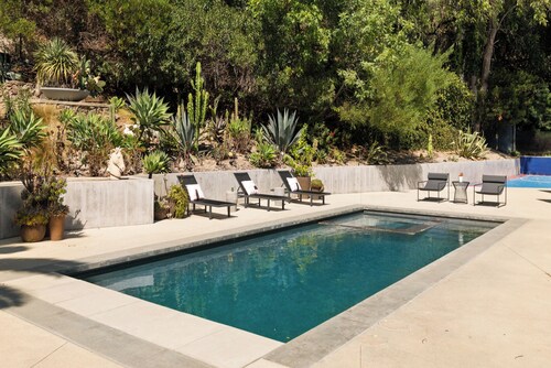 Valea Estate - Secluded Beverly Hills Retreat 1-acre Oasis