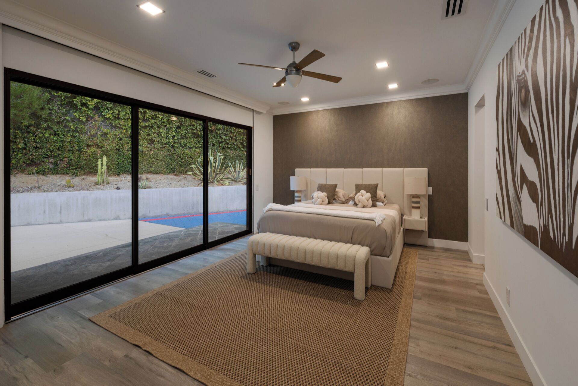 Luxury House, Multiple Beds, Pool Access, Mountain View (Valea Estate) | 5 bedrooms, individually decorated, individually furnished, desk