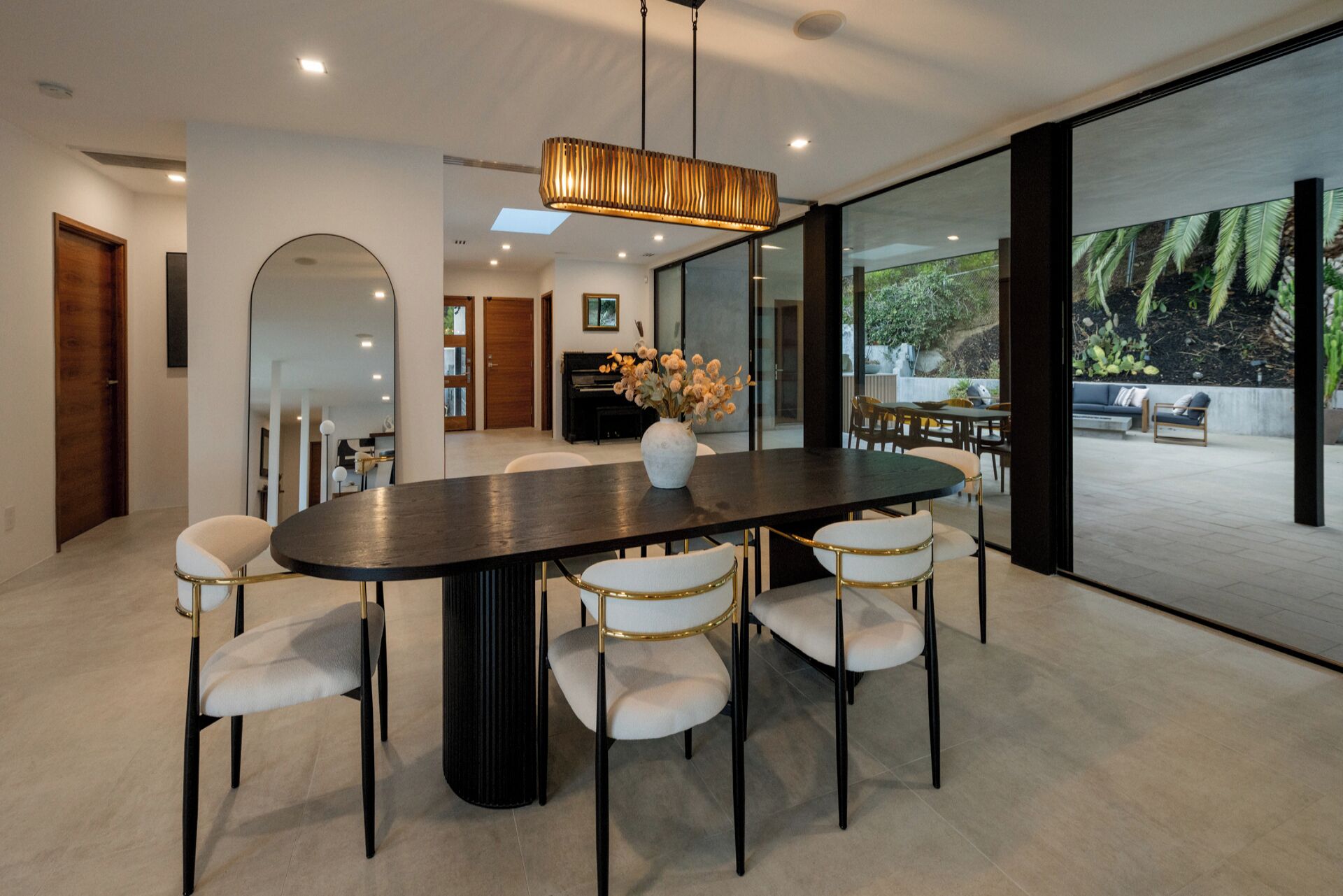 Maison luxueuse, Plusieurs lits, accès à la piscine, vue sur la montagne (Valea Estate) | Restauration