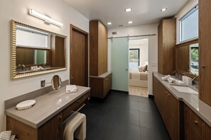 Casa de lujo, varias camas, acceso a la alberca, vista a la montaña (Valea Estate) | Baño | Toallas 