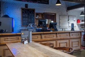 Restaurant - The Tolgus Inn at Tricky's (Redruth)