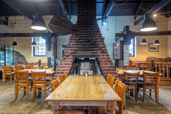 Restaurant - The Tolgus Inn at Tricky's (Redruth)