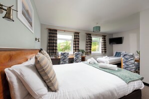 Family Quadruple Room, Private Bathroom, Ground Floor | Desk, laptop workspace, free WiFi - The Tolgus Inn at Tricky's (Redruth)