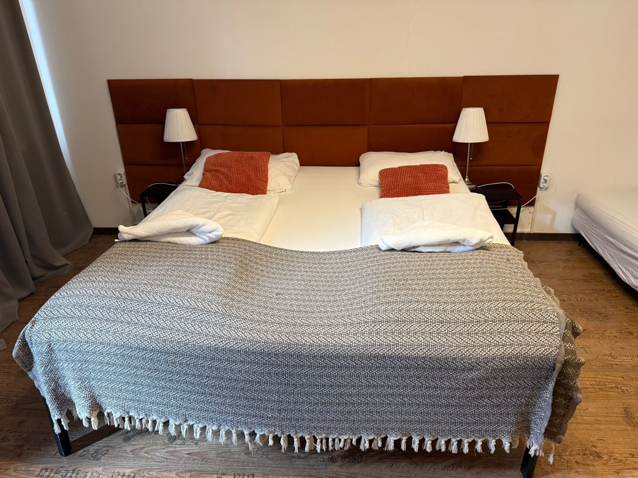 Departamento básico | Tabla de planchar con plancha y wifi gratis 