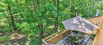 Relaxing Harbor Springs Condo w/Skiing, Pools & Trails