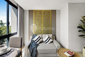 Apartment, 1 Bedroom, Resort View | Living room