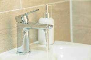 Apartment, 3 Bedrooms | Bathroom