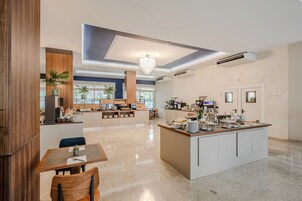 Desayuno buffet incluido todos los días 