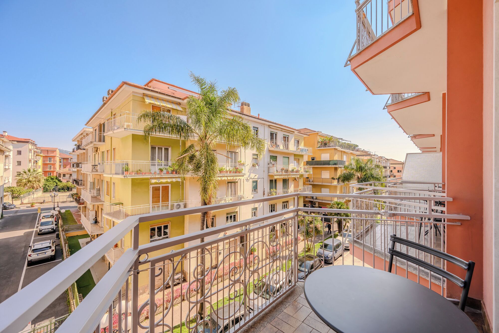 Doppelzimmer, Balkon | Minibar, Zimmersafe, kostenloses WLAN