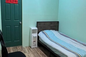 Room - Moon Lotus Abode (New York)