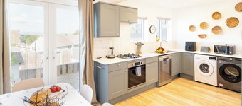 Contractor Home Parking & Garden – Near Avonmouth