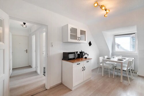 Gesamte Einheit 'Hallerstraße' mit 4 Wohnungen, Balkon und WLAN