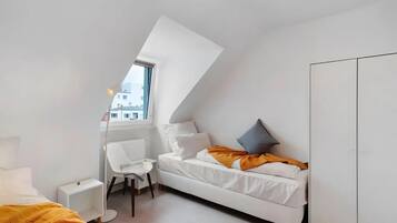 11 bedrooms, iron/ironing board, WiFi, bed sheets