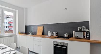 Gesamte Einheit 'Hallerstraße' mit 4 Wohnungen, Balkon und WLAN