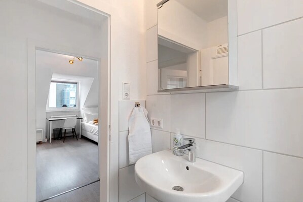 11 chambres, fer et planche à repasser, Wi-Fi, draps fournis