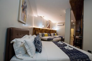 Familienzimmer, Balkon, Gartenblick