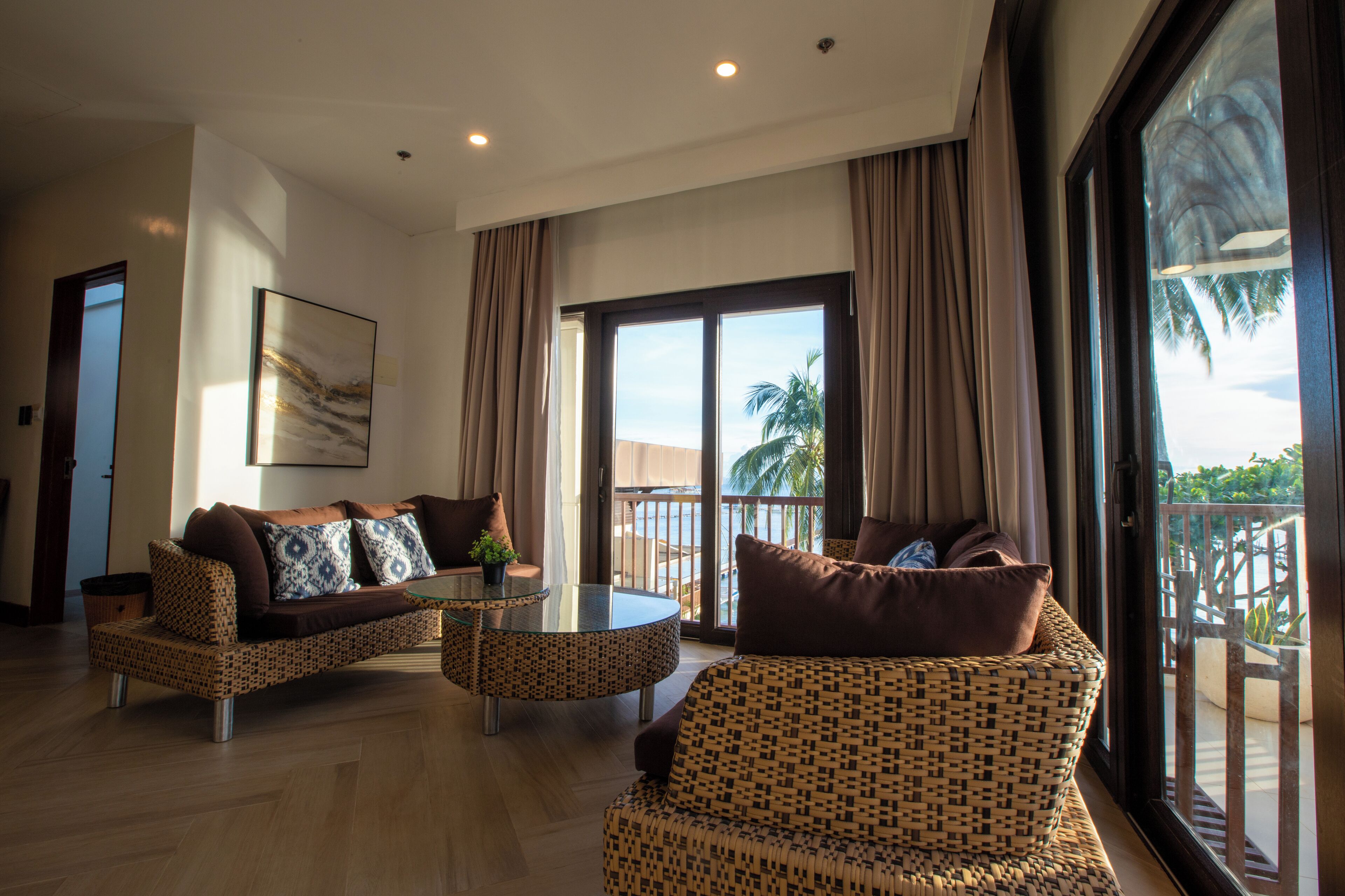 プレミア ルーム バルコニー ビーチビュー | リビング エリア