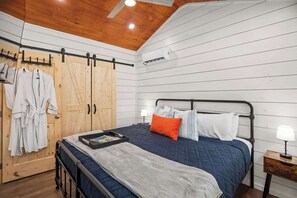 2 soverom, strykejern/-brett, wi-fi og sengetøy