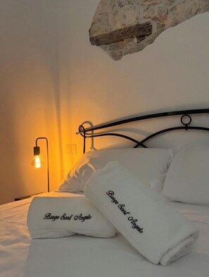 مكواة/لوح كي وواي فاي وملاءات أسرّة