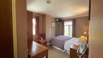 Double Room | Desk, laptop workspace, free WiFi