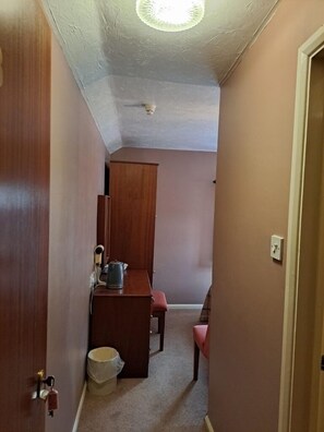 Twin Room, Garden View | Desk, laptop workspace, free WiFi