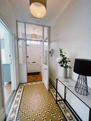 Interior - Amber House - Stunning 8 Bedroom House (Gorleston-on-Sea)