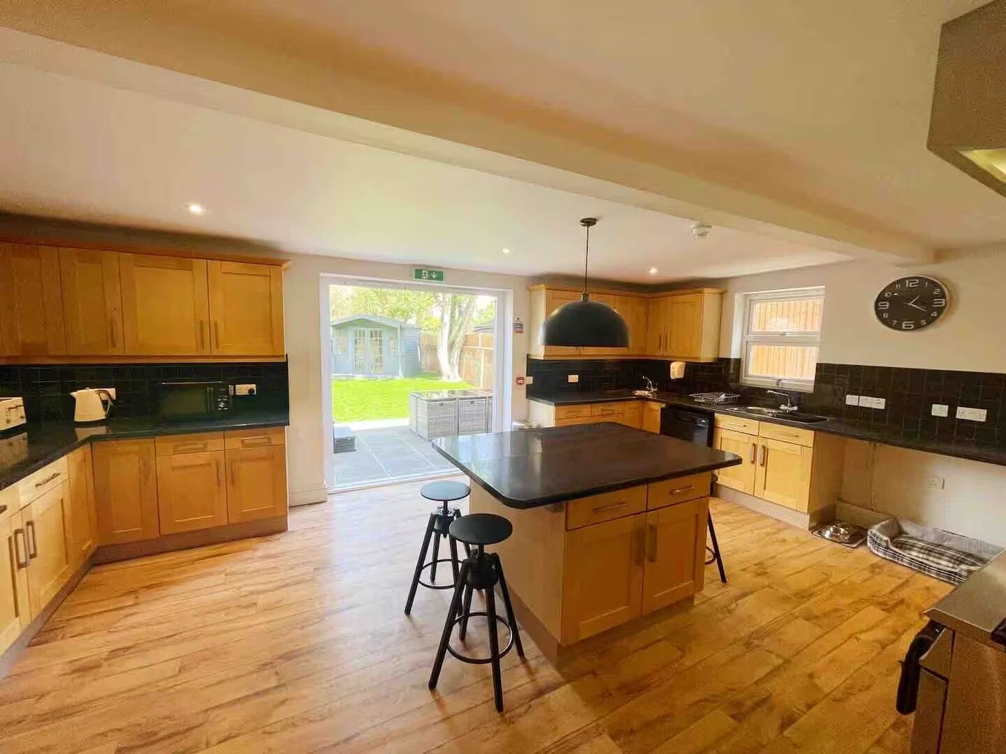 Mikrobølgeovn, ovn og kokeplater