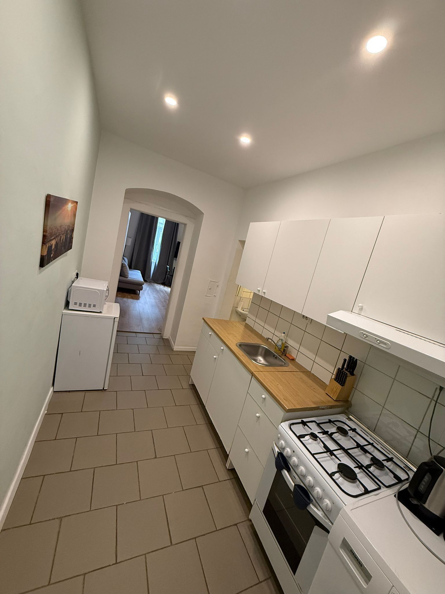 Basic-Apartment | Eigene Küche | Kühlschrank, Mikrowelle, Ofen, Herdplatte