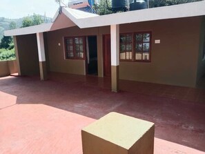 Front of property - Hotel Shree Homestay (Nilgiri)