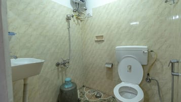 Deluxe Room | Bathroom