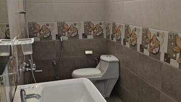 Habitació amb dos llits individuals Deluxe | Bany