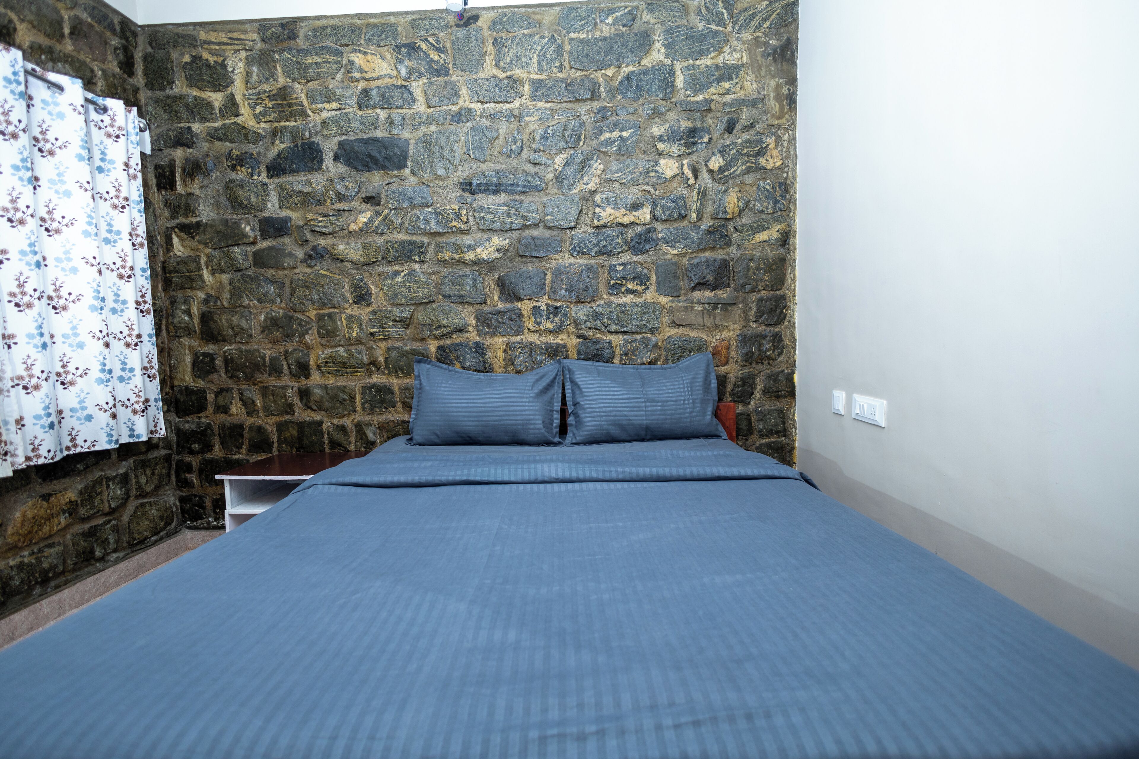 Deluxe Room | WiFi (free), bed sheets
