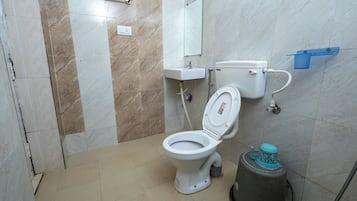 Deluxe Room | Bathroom