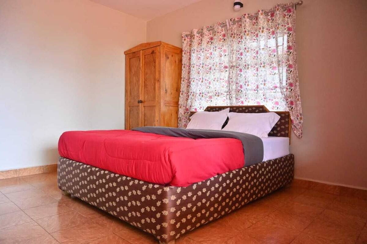 Deluxe Room | WiFi (free), bed sheets
