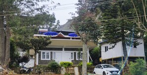 Front of property - Hotel Shree Homestay (Nilgiri)