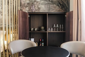 Luxury Suite, Private Pool | Living area