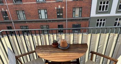 Central apartment with bathtub & balcony