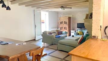 Pejs, bordtennisbord