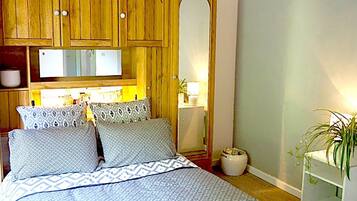 3 makuuhuonetta, silitysrauta/-lauta, Wi-Fi, pääsy pyörätuolilla