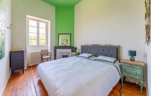 5 bedrooms, free WiFi