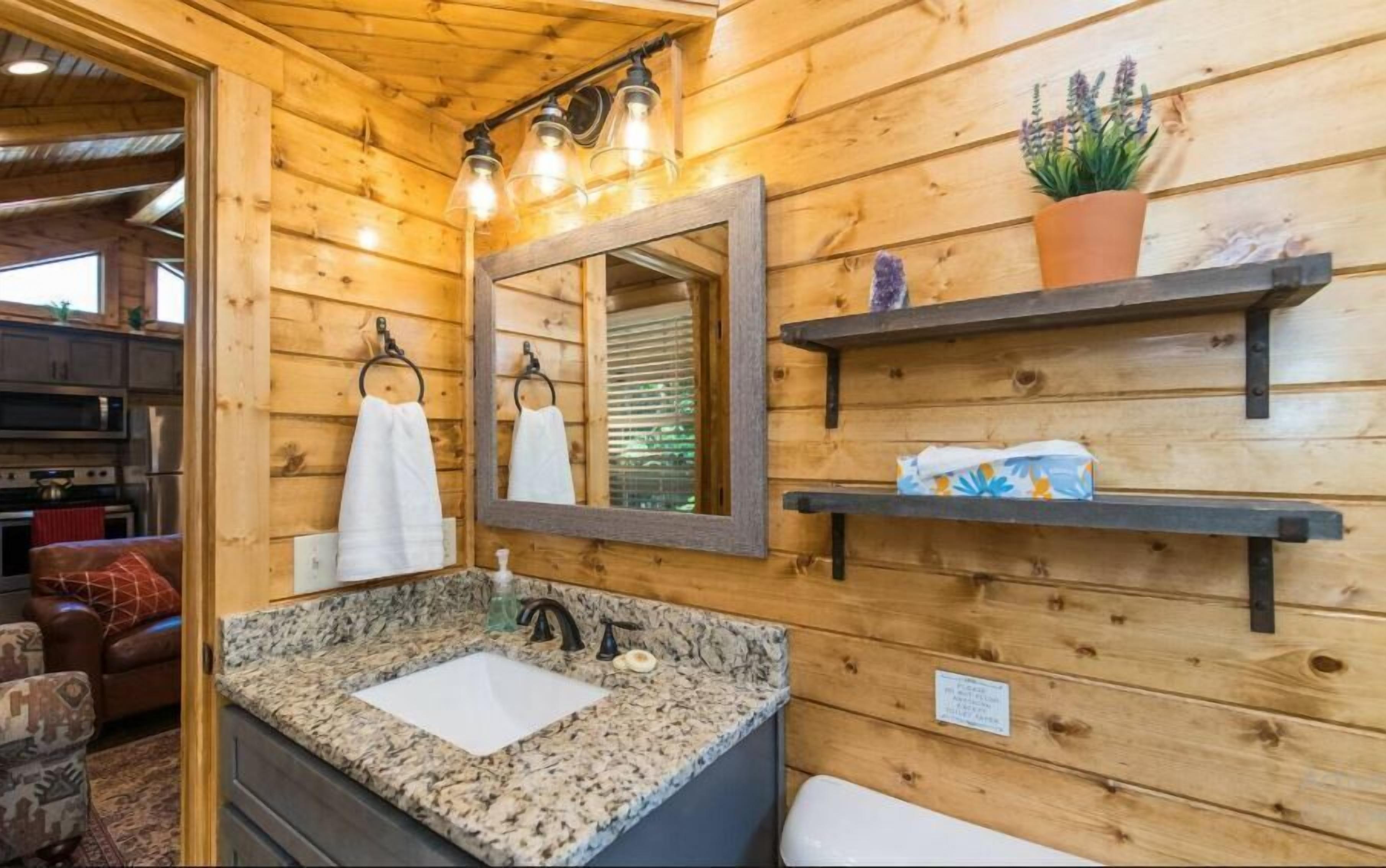 Stuga - 1 sovrum - kök - utsikt mot floden | Badrum | Badkar och dusch, gratis toalettartiklar, hårtork och handdukar