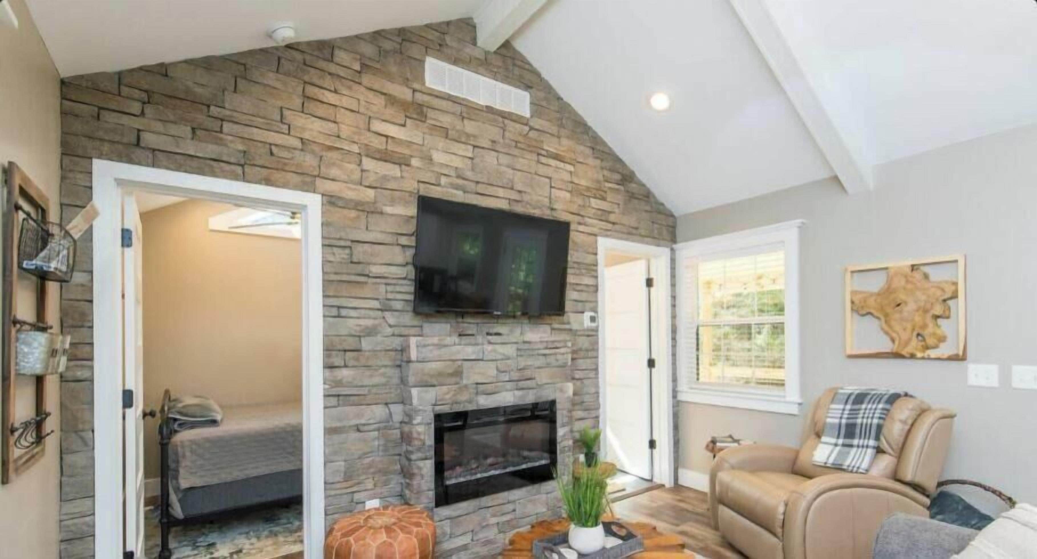 Cabin, 1 Bedroom, Kitchen | Living area