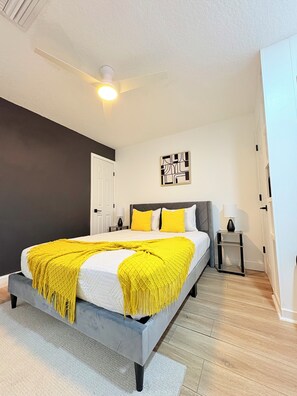4 habitaciones, tabla de planchar con plancha, wifi y ropa de cama 