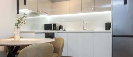 Fridge, microwave, oven, stovetop