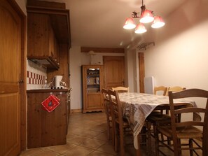 Dining - 4-Room 8 Pers Renovated Apartment with Parking in Carroz d'Arâches (Les Carroz d'Arâches)