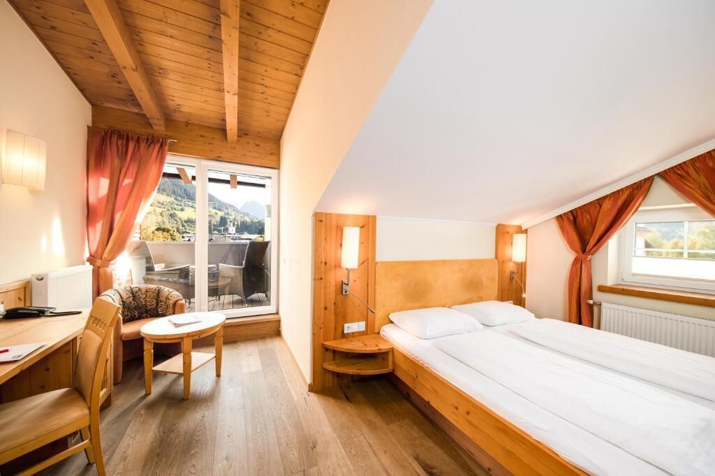 Minibar, caja fuerte, wifi gratis y ropa de cama