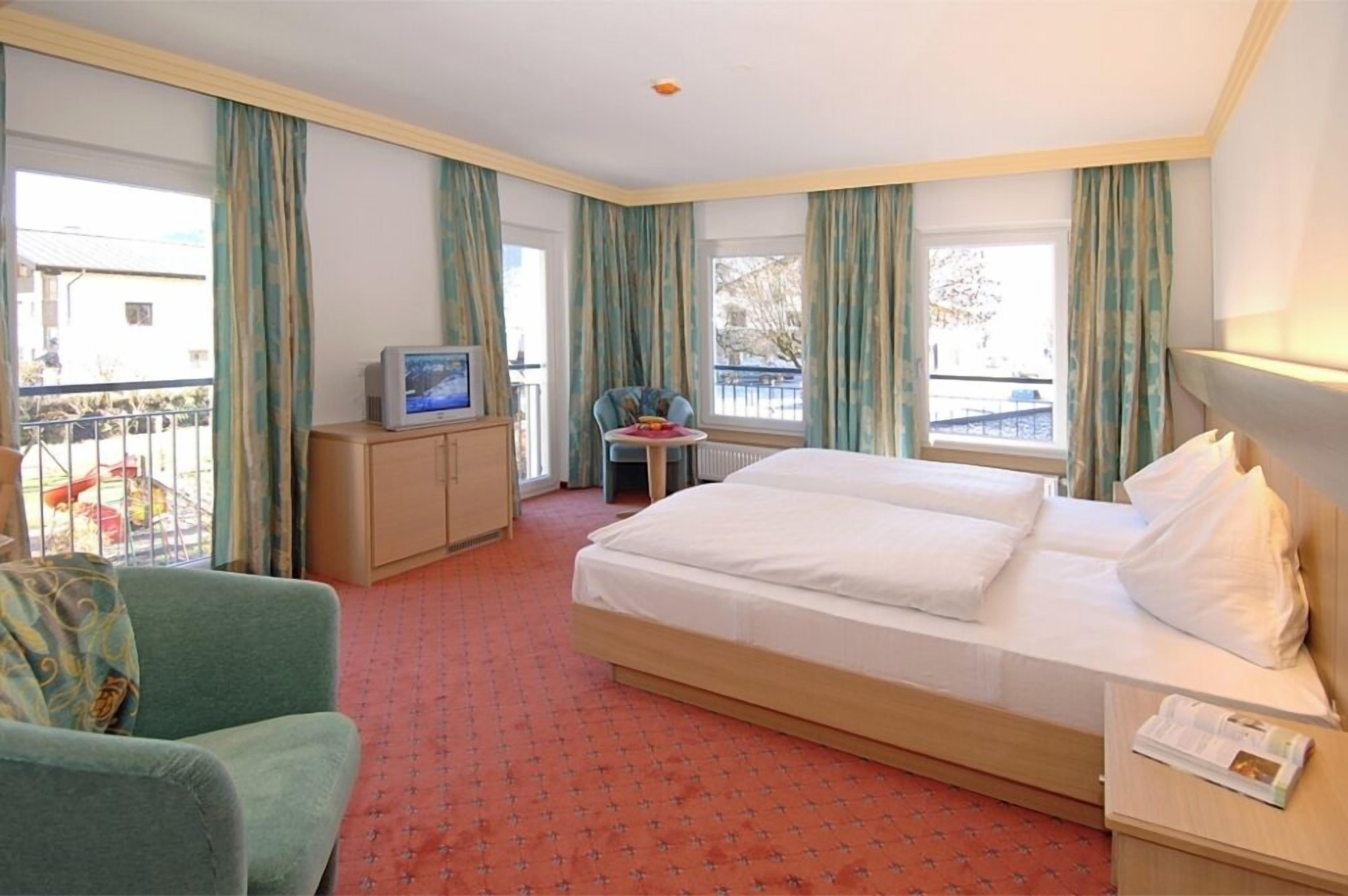 Classic-værelse med dobbeltseng eller 2 enkeltsenge - bjergudsigt | Minibar, pengeskab på værelset, gratis Wi-Fi, sengetøj