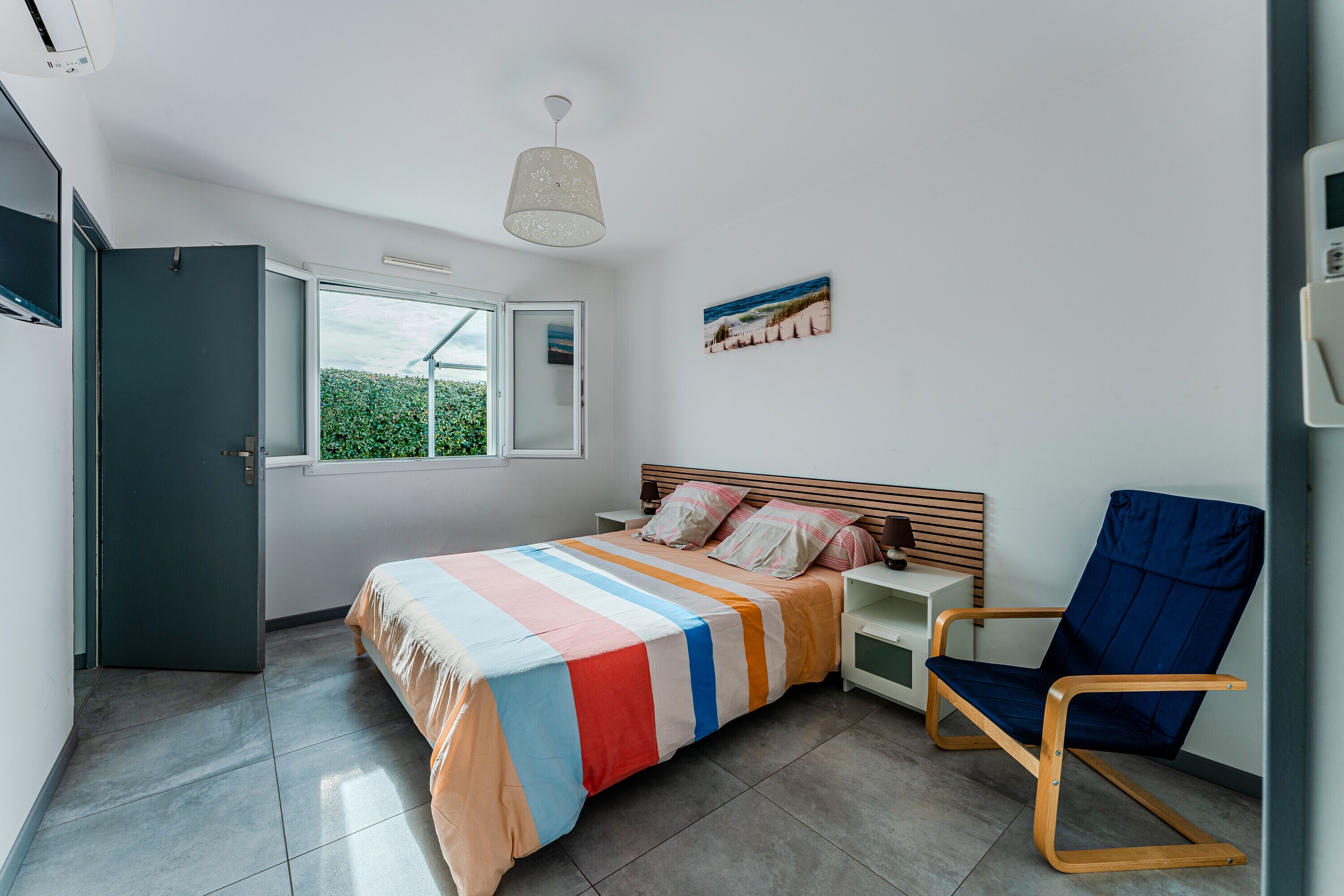 4 slaapkamers, een strijkplank/strijkijzer, wifi, beddengoed