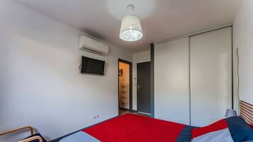 4 makuuhuonetta, silitysrauta/-lauta, Wi-Fi, vuodevaatteet