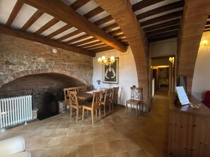 Standard Apartment, Garden View | Living area - Agriturismo Borgo Sette Tigli (Montepulciano)